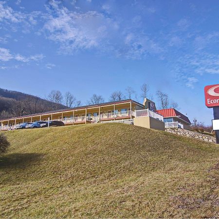 Econo Lodge Near Bluefield College Exterior photo